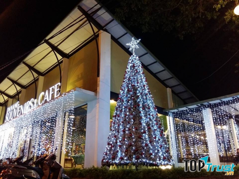 Danang Souvenirs & Cafe