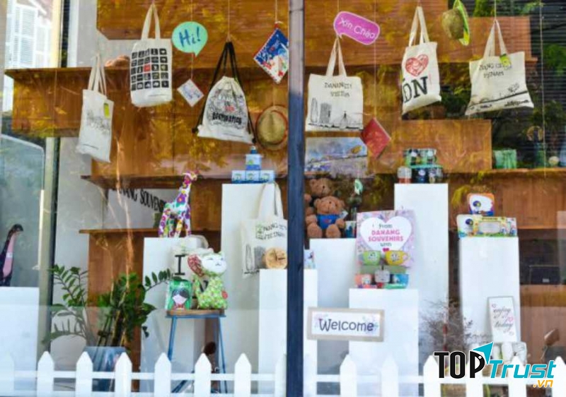 Danang Souvenirs & Café - Địa chỉ bán đồ lưu niệm đẹp