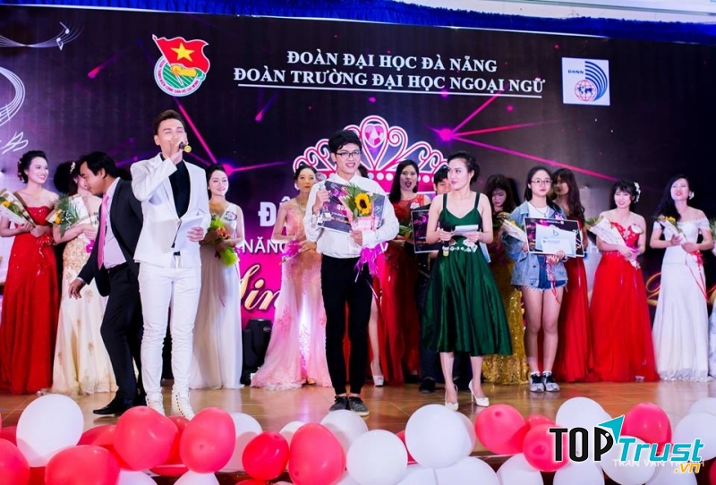 Cuộc thi nữ sinh thanh lịch của trường