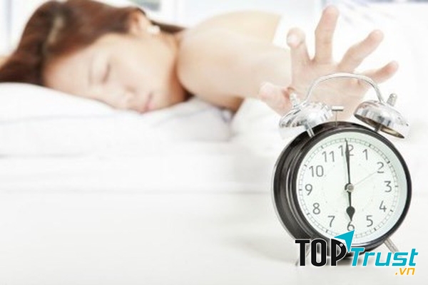 Đánh răng ngay khi mới ngủ dậy khiến răng khó được làm sạch