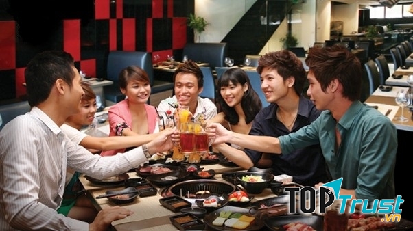 Dành thời gian đi chơi cùng bạn bè