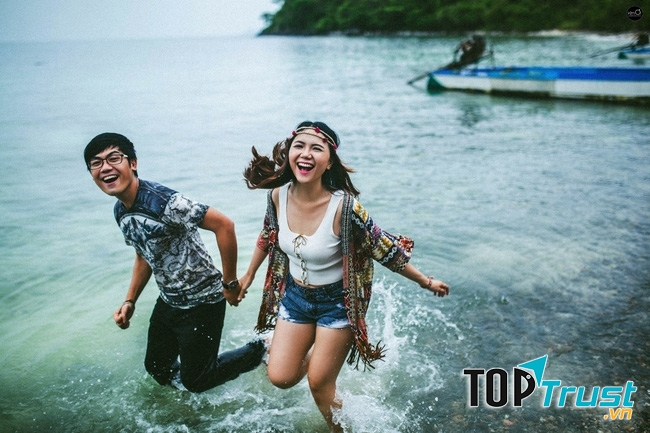 Những bộ ảnh hạnh phúc trên bãi biển của cặp đôi