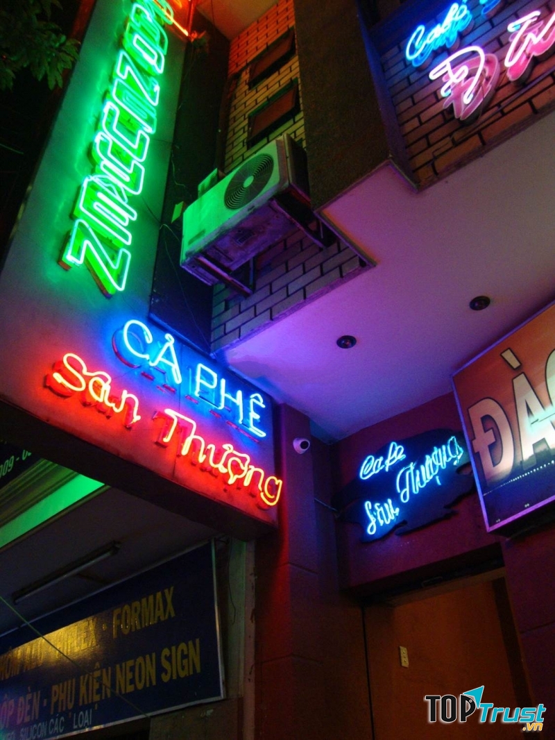 Đào Nguyên - Cafe sân thượng
