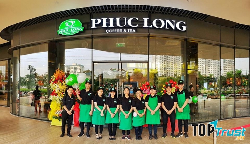 Phúc Long coffee&tea là quán được đánh giá cao về thái độ phục vụ của nhân viên
