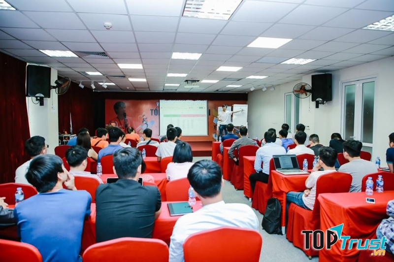 Đào tạo SEO Manager – Trần Ngọc Thùy
