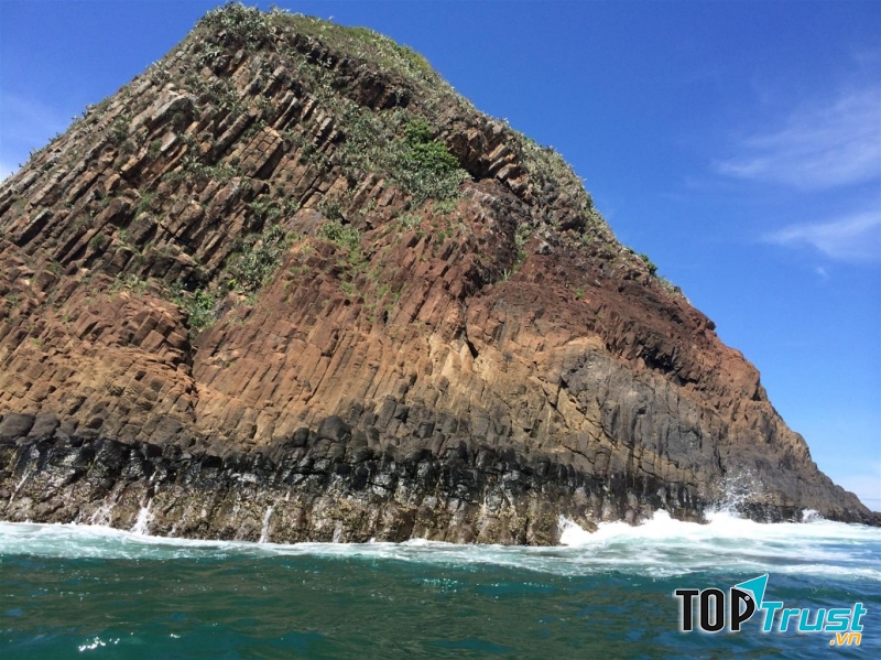 Đảo Yến (nguồn: Internet)