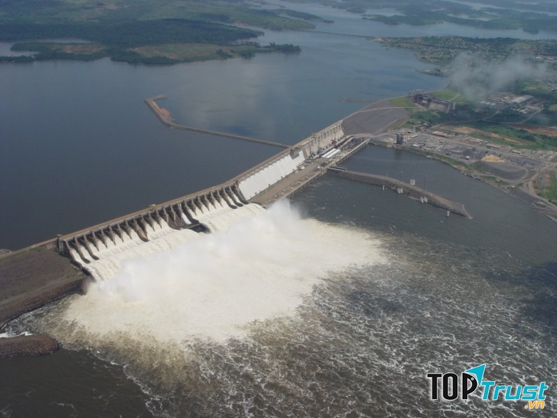 Đập Tucuruí (Brazil)