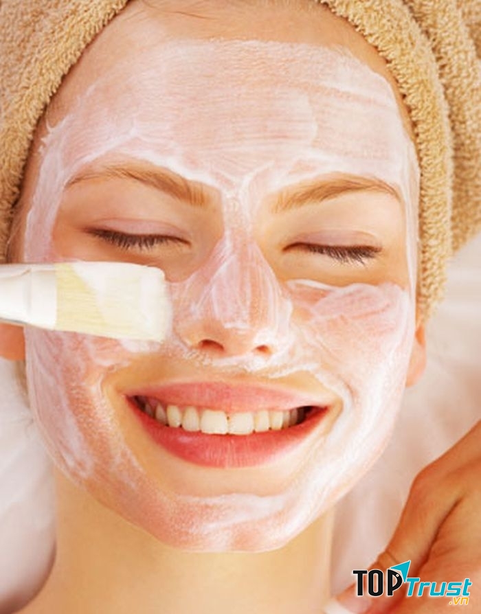 Đắp mặt nạ quá mỏng làm da không đều màu và thiếu dưỡng chất