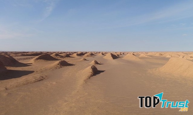 Nhiệt độ lên tới 70 độ C ở Dasht-e Lut