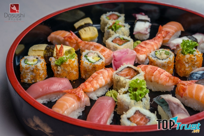 Với sushi, Dasushi mang đến hai loại chính là Maki sushi và Nigiri sushi.