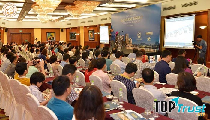 Giúp khách hàng nắm bắt được chính sách, điều kiện, quy trình và thủ tục nhập cư Úc.