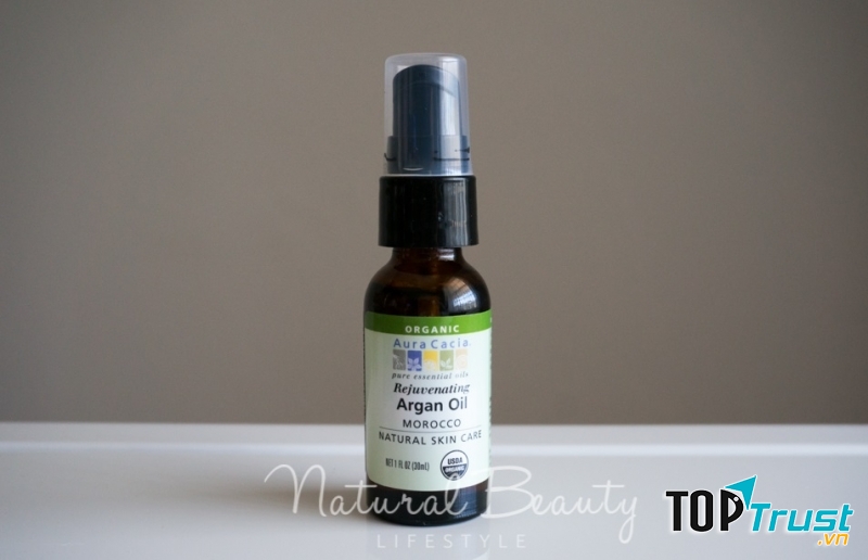 Organic Argan oil Aura Cacia mang đến khả năng nuôi dưỡng và phục hồi mái tóc vô cùng tuyệt vời