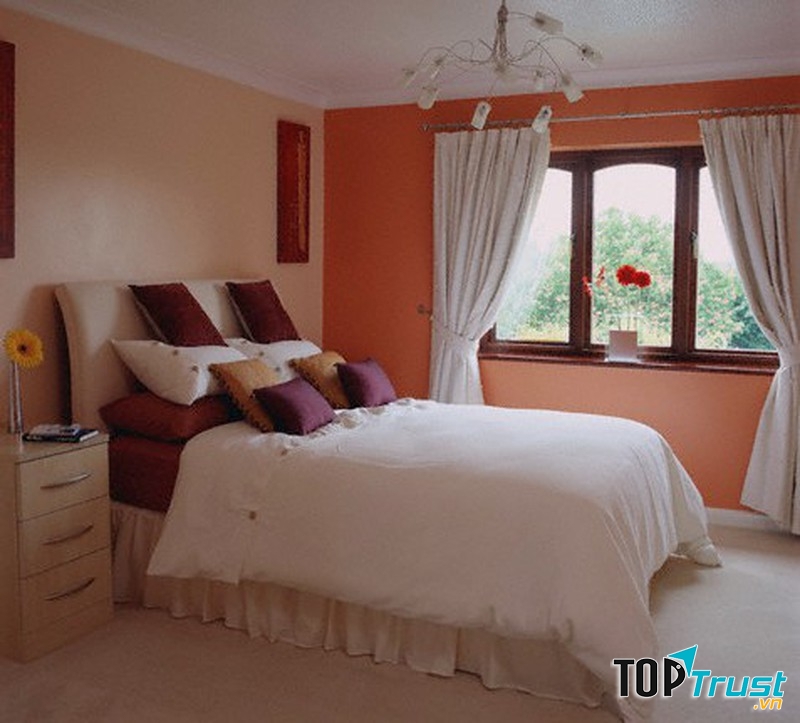 Đầu giường nên tựa vào một bức tường vững chắc