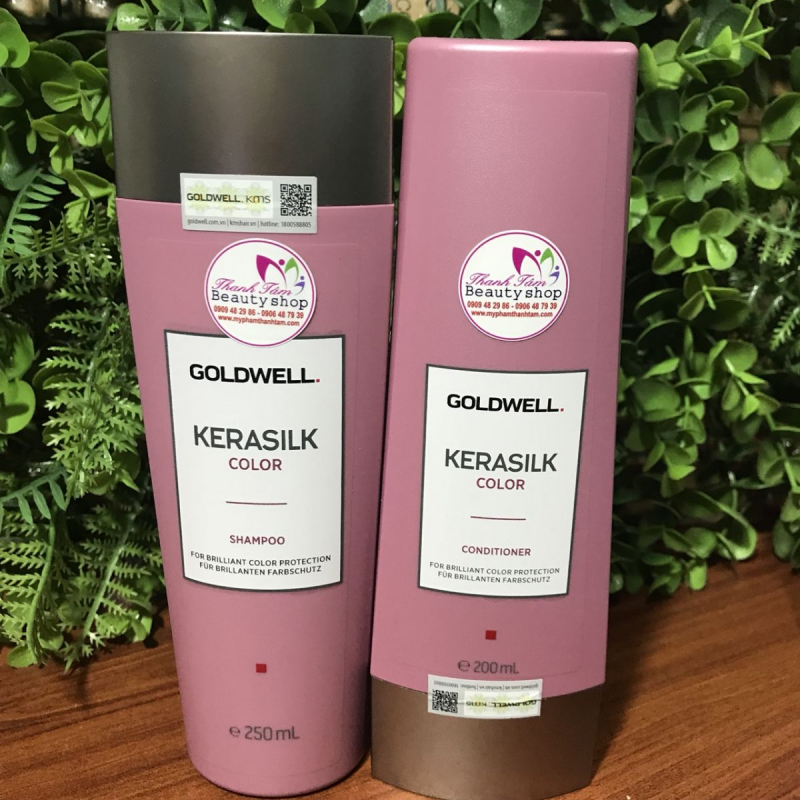 Chiết xuất từ Keratin và dầu Temanu làm sạch bụi bẩn một cách dịu nhẹ, ngăn ngừa hiện tượng phai màu tóc