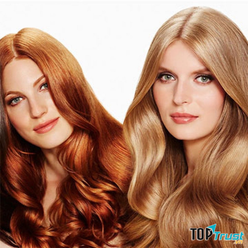 L'ovite Color Care & Revital là dầu gội có thành phần chứa nhiều dưỡng chất tốt cho tóc, giúp cung cấp chất dinh dưỡng và độ ẩm giúp tóc khỏe mạnh, mượt mà, đồng thời hỗ trợ cải thiện các vấn đề như tóc khô, gãy, chẻ ngọn do uốn nhuộm.