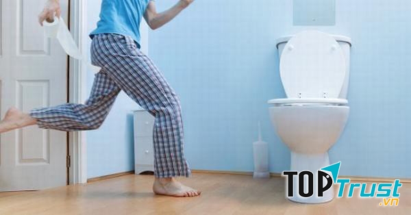 Người bị viêm loét đại tràng thường đại tiện bất thường, đi ngoài nhiều lần từ 4 đến 5 lần và có thể nhiều hơn.