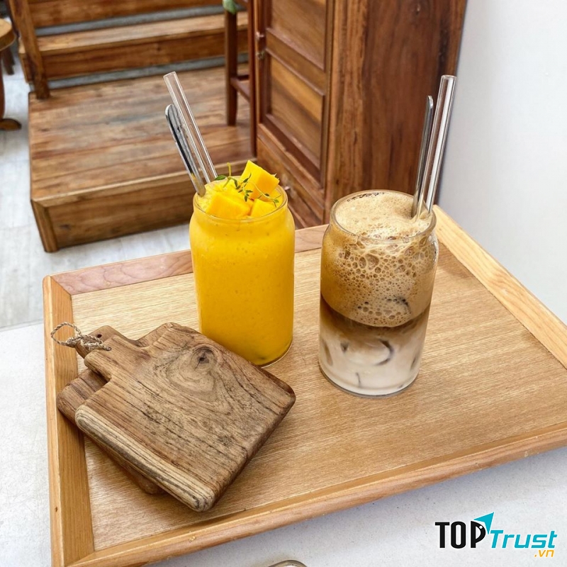 Dâu ngọt café 'n' souvenir