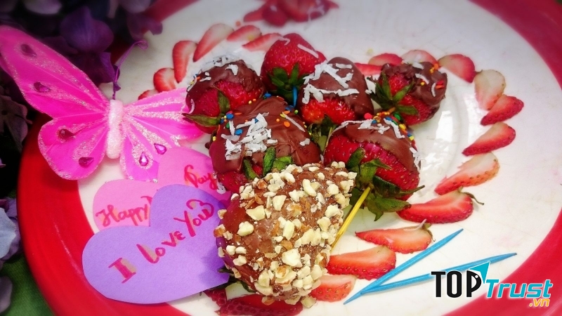 Dâu tây nhúng socola