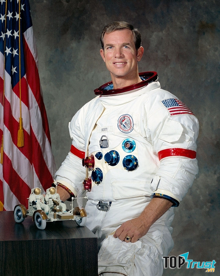 David Scott (sinh năm 1932)