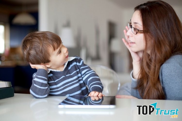 Dạy con kỹ năng giao tiếp