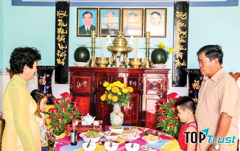 Nên dạy con tri ân tổ tiên, ông bà, cha mẹ