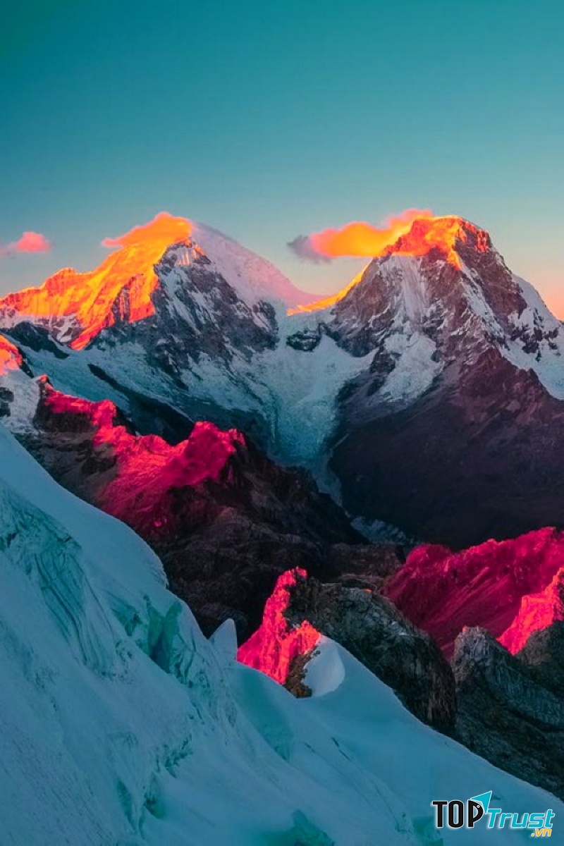 Sự kết hợp hoàn hảo giữa vẻ đẹp hùng vĩ và thơ mộng của dãy Andes