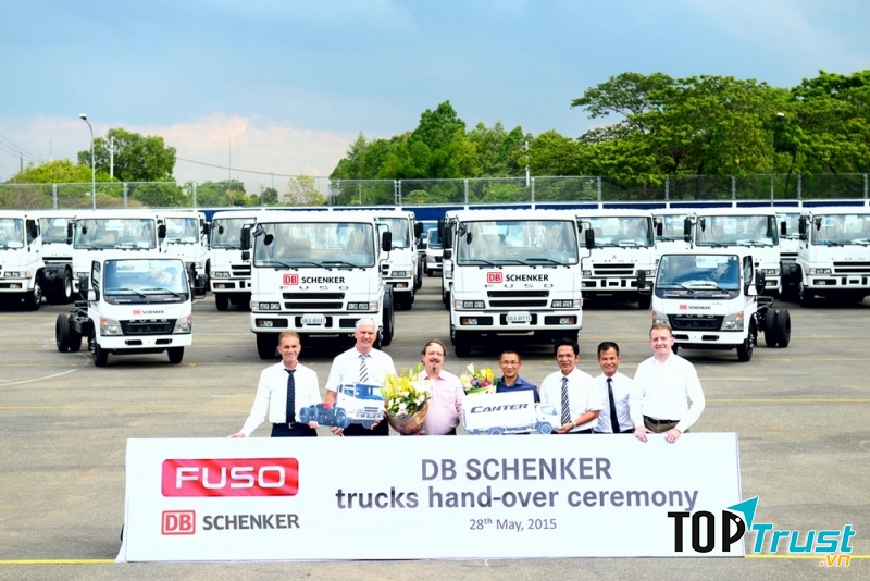 FUSO thực hiện lễ bàn giao lô xe tải đầu tiên cho DB Schenker