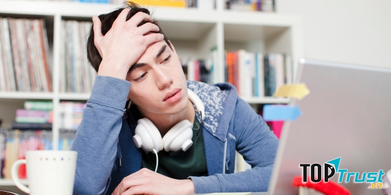 Yêu sớm dễ bị stress, căng thẳng thường xuyên