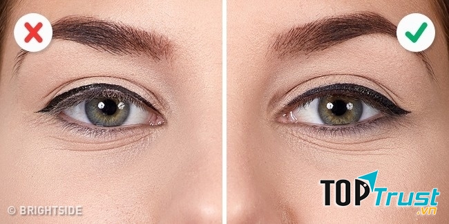 Bạn không nên để khoảng trống giữa đường kẻ và lông mi
