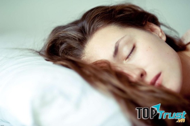 Không để tóc ướt khi ngủ