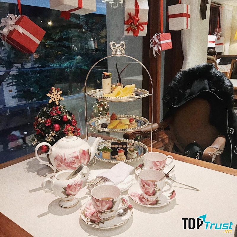 Décor bánh tới ấm chén mang nét tiểu thư bánh bèo rực rỡ