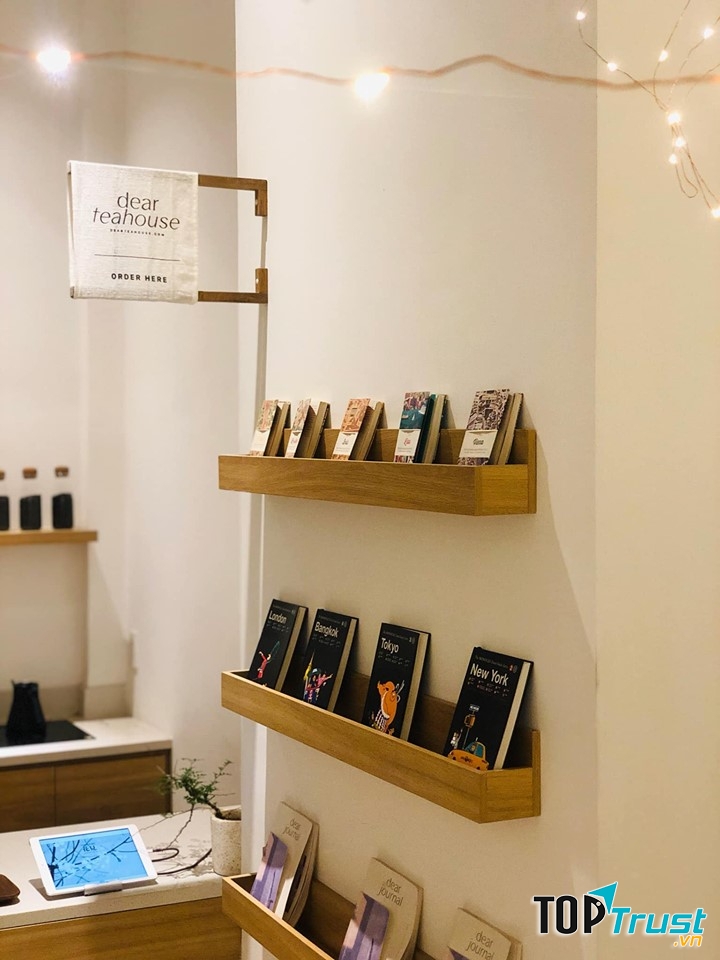Dear Tea House có đủ trà ngon và không gian đẹp để bạn thư giãn.