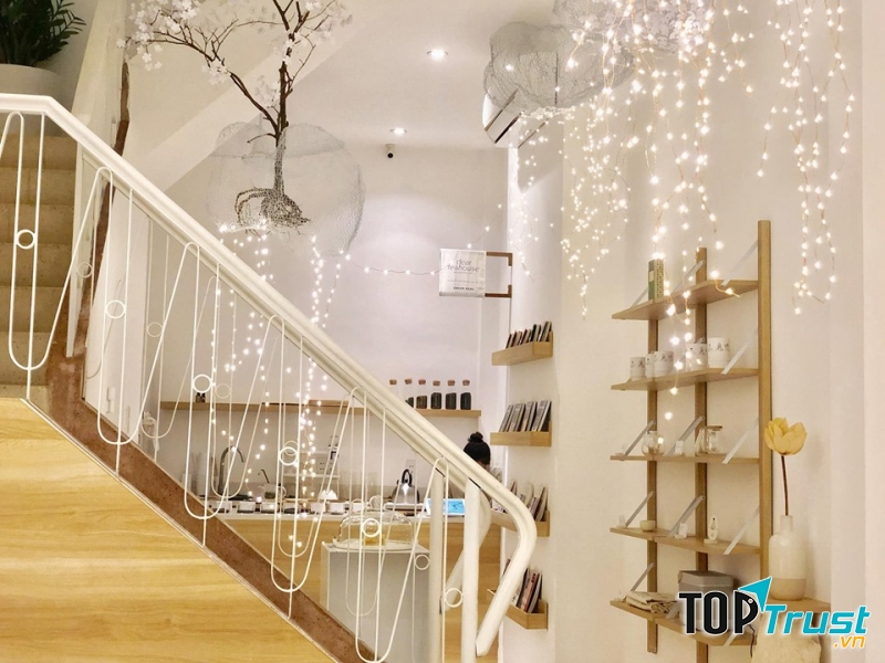 Dear Tea House mang đến một không gian thưởng trà tinh tế, có view cực đẹp để làm nên những bức ảnh nghìn like