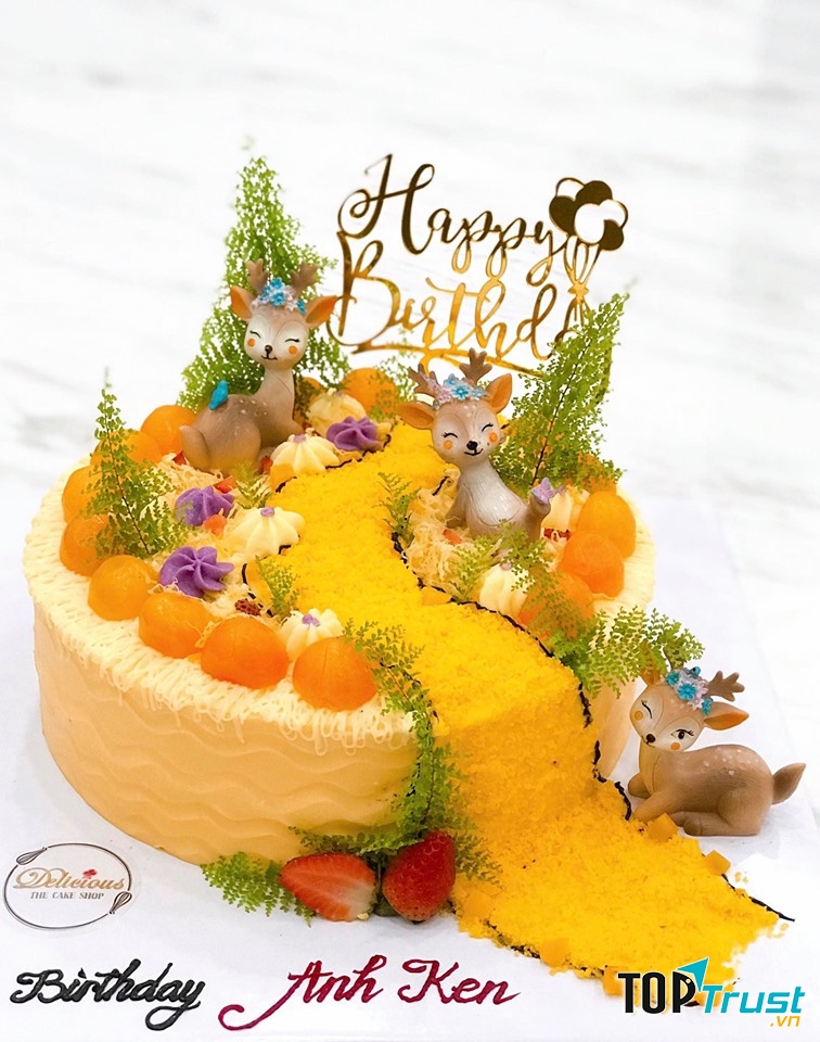 Bánh bông lan trứng muối sinh nhật có vị mặn ngọt và béo ngậy ăn nhiều cũng không bị ngán