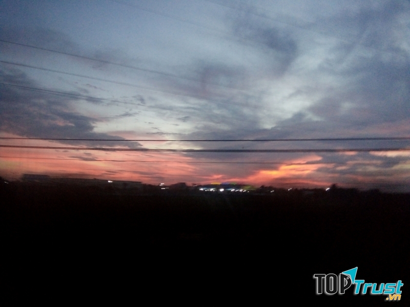 Về đêm con người ta dễ sống thật với xúc cảm của mình