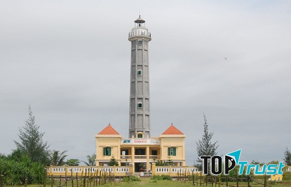 Đèn biển Ba Lạt