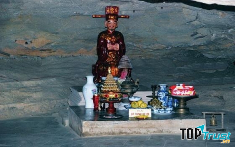 Tượng Thần Cao Sơn