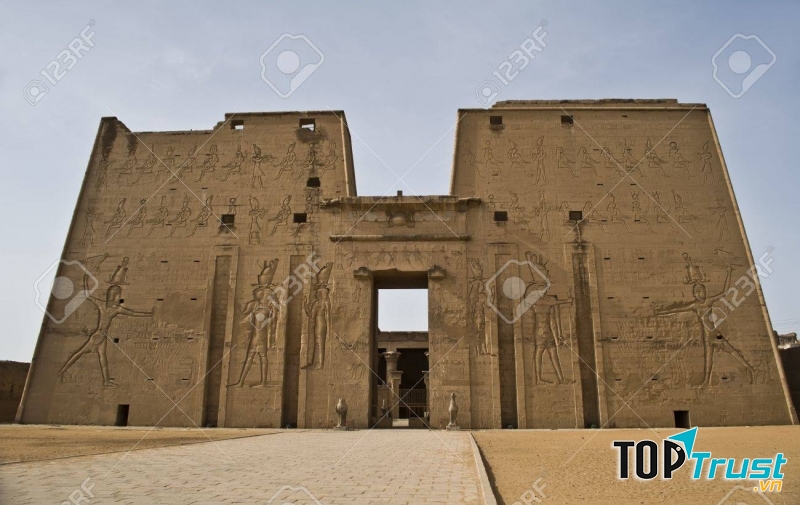 Đền Edfu - ngôi đền của ký ức.