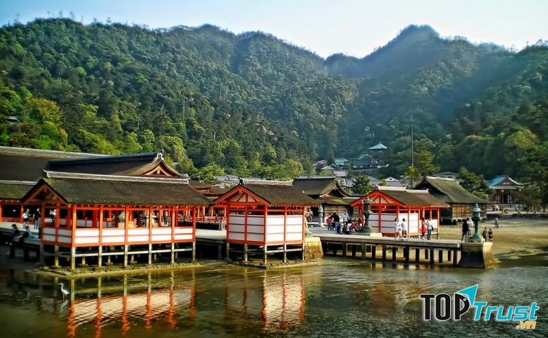 Đền Itsukushima
