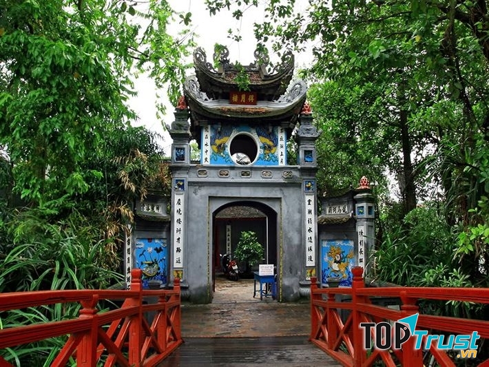 Đền Ngọc Sơn khu tâm linh, tín ngưỡng