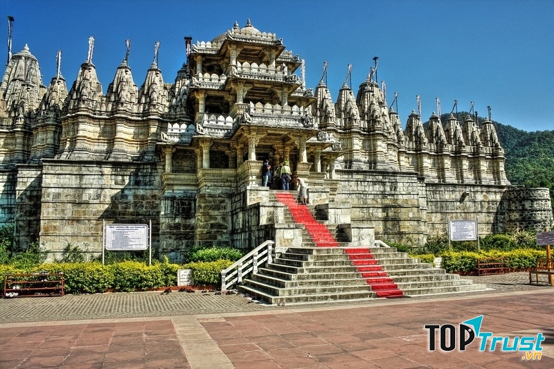 Đền Ranakpur Jain - địa điểm ban hành lệnh cấm với phụ nữ