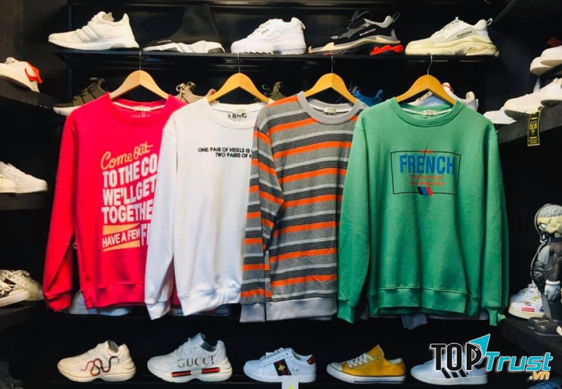 Hoodie dáng unisex tại DEN Store