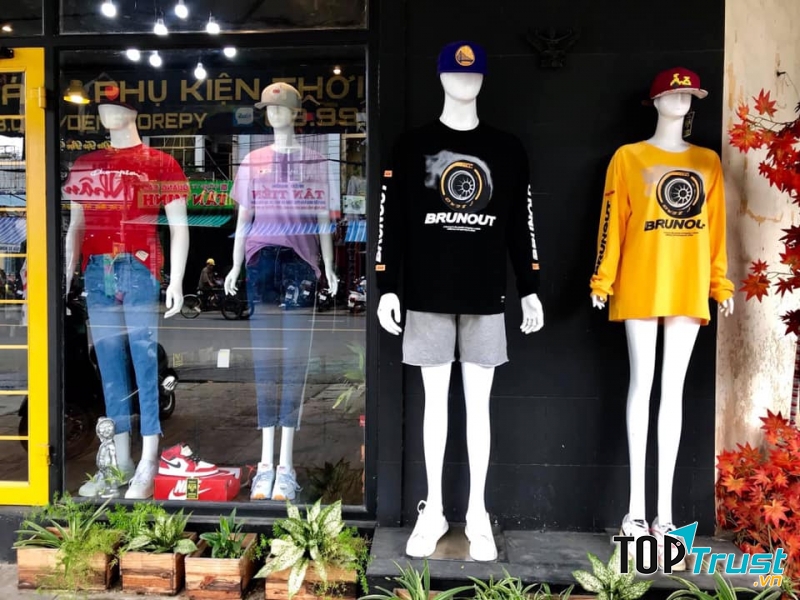 DEN Store - Unisex Street Style