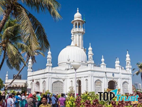Đền thờ Hồi giáo Haji Ali Dargah - địa điểm ban hành lệnh cấm với phụ nữ
