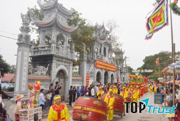 Đền Tiên La