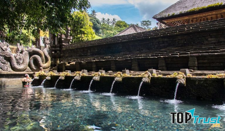 Đền Tirta Empul Temple
