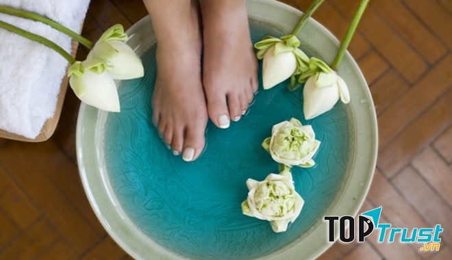 Nước súc miệng chăm sóc diệt khuẩn toàn diện - Dentipus Total Care còn giúp trị nấm tay chân