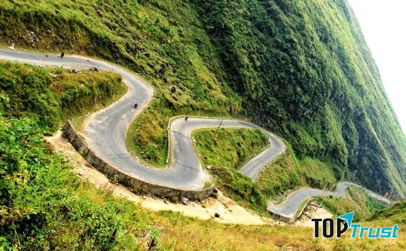 Dốc Bắc Sum uốn lượn hùng vĩ
