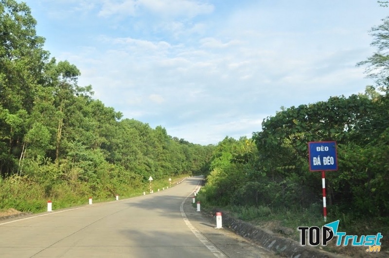 Đèo Đá Đẽo (Quảng Bình)