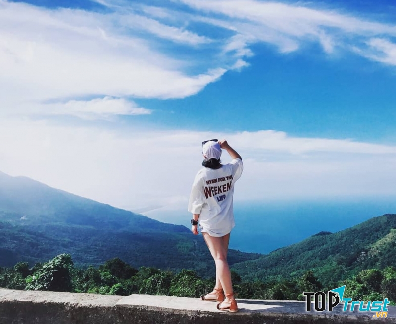 Hải Vân đã trở thành điểm săn ảnh và dừng chân lý tưởng cho của nhiều dân phượt.